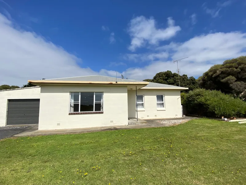 Rural Coastal Retreat