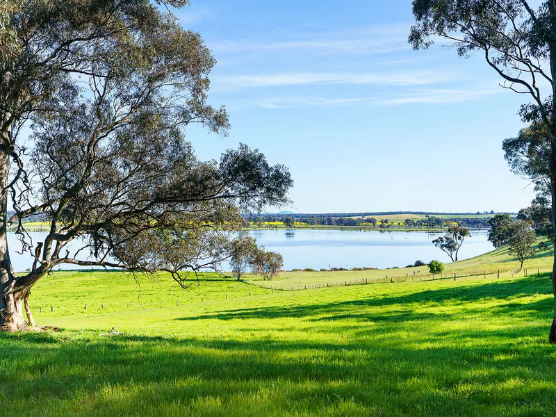 VIEWS OVER CAIRN CURRAN - WATER FRONTAGE - 101 ACRES