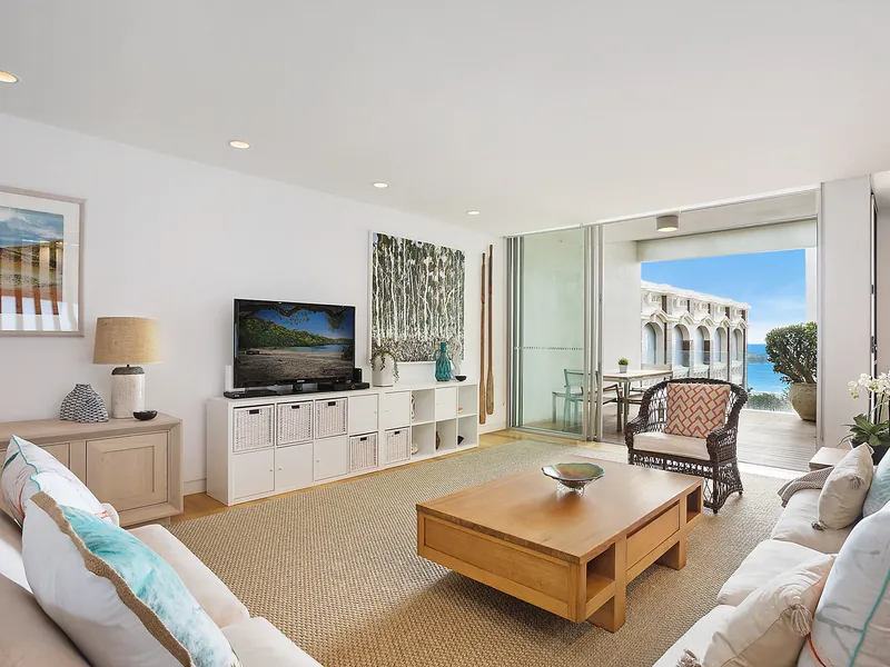 Immaculate top floor apartment opposite Bondi Beach