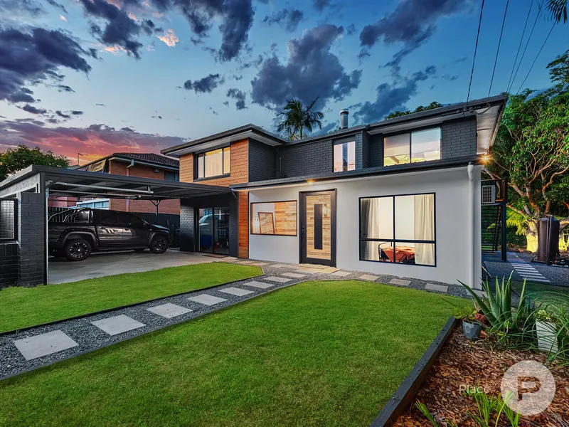 Spectacular four-bedroom sanctuary with superb entertainment options
