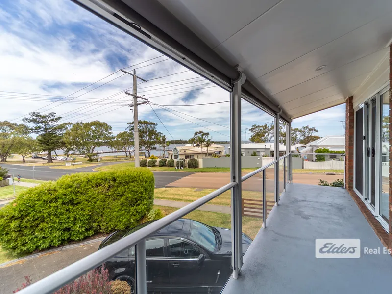 Low maintenance unit with water views