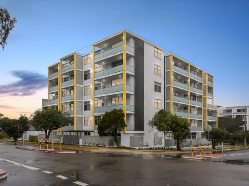 Near New Modern Luxury Three Bedroom Apartments