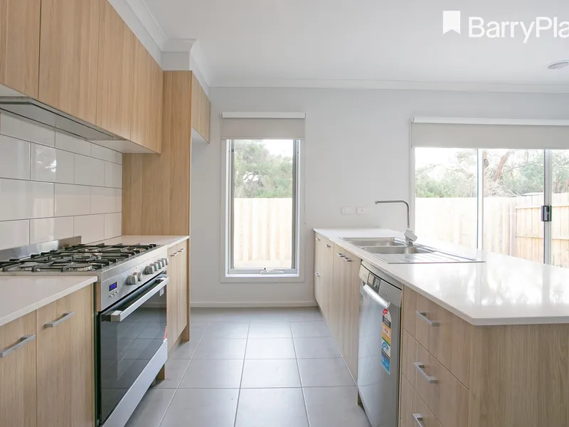 **PLEASE REGISTER TO INSPECT VIA REALESTATE.COM.AU LINK**