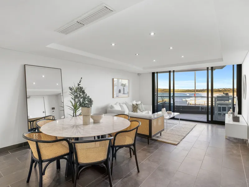 Semi-Style Beachfront Apartment With Unobstructed Views And A North-Facing Courtyard