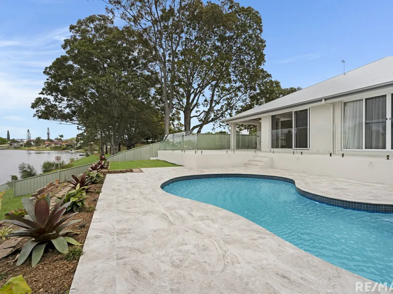 BRAND NEW; STYLISH, MODERN AND ULTRA-COVENIENT - A MUST SEE!!!