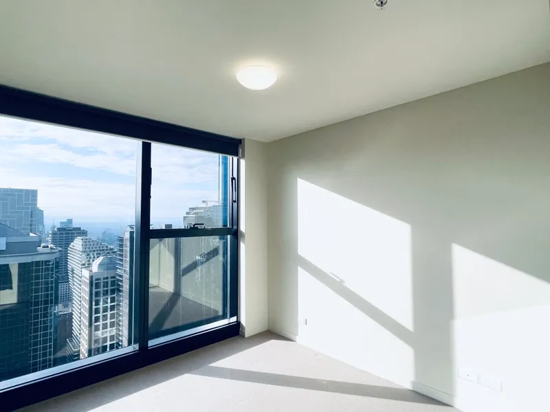 Partial furnished 2Bedroom 2Bathrooms 1car space with stunning city view!