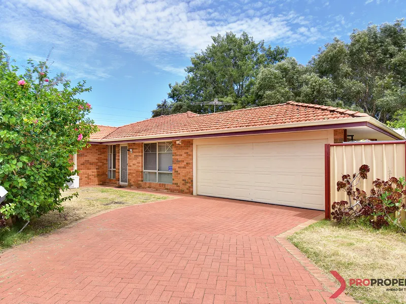 DESIRABLE LOCATION WITH A GREEN TITLE BLOCK!!