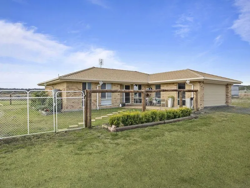 Lifestyle Acreage!  Plus Granny Flat