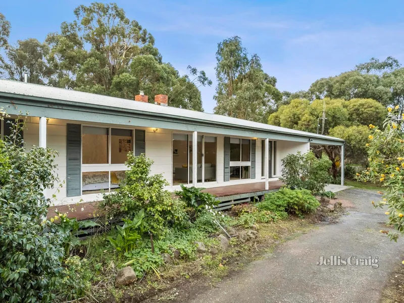 Family home on 2,620 sqm (approx.)