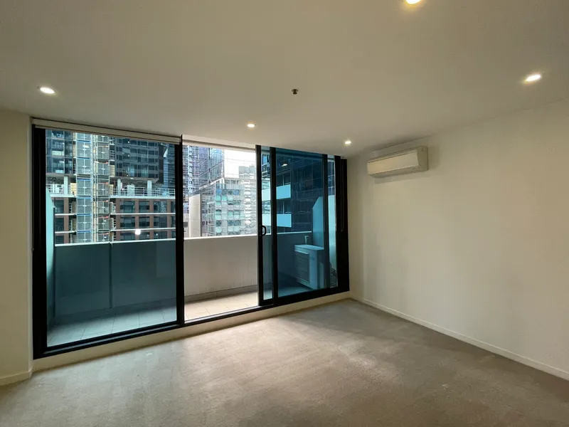 THE IDEAL LOCATION NEAR MELBOURNE CENTRAL AND GUILDFORD LANE!