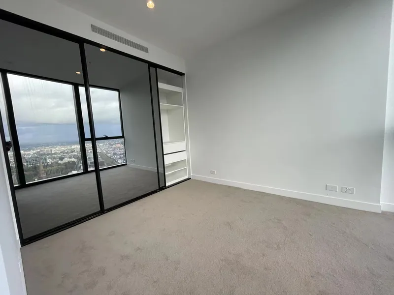 Luxurious Two Bedroom Apartment at a Premium Location