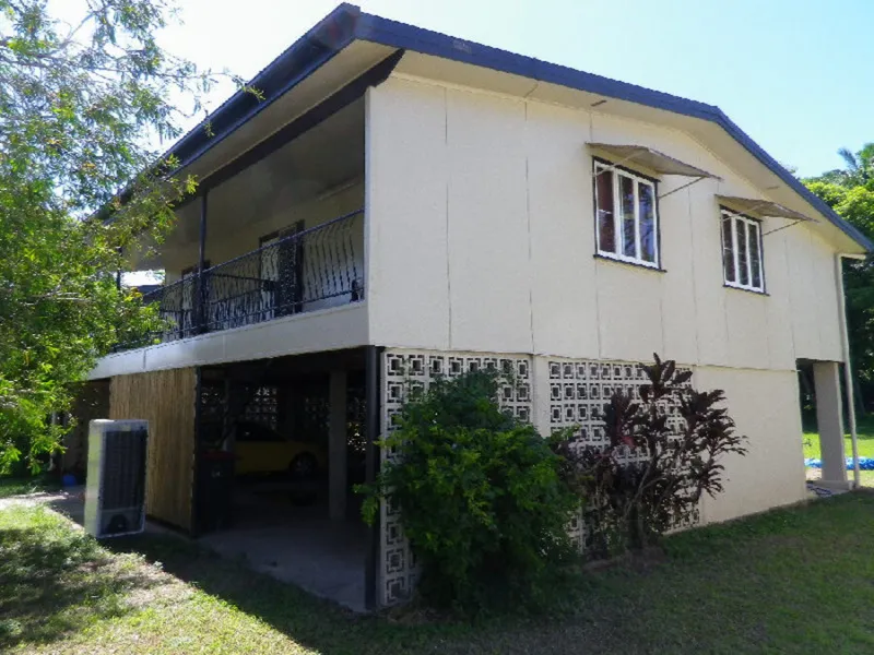 HIGHSET HOME - SHORT DISTANCE FROM SHOPS !