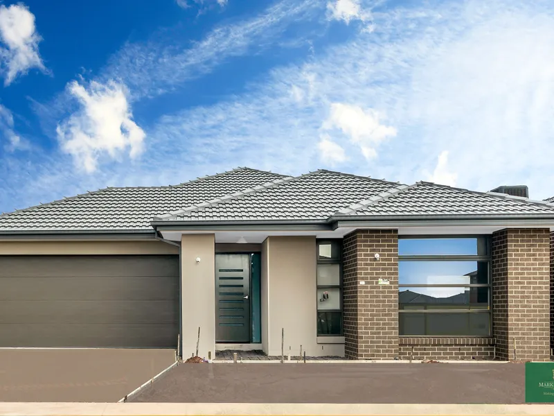 Large, Elegant, Modern House With All Your Heart Desires!!