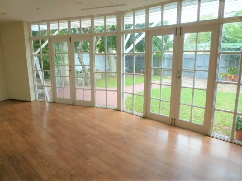 BACKING ONTO SYDNEY PARKS WIDE OPEN SPACES!