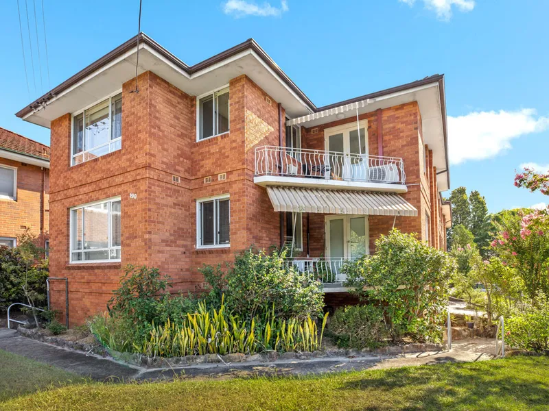 BRIGHT AND AIRY - WITH A VIEW