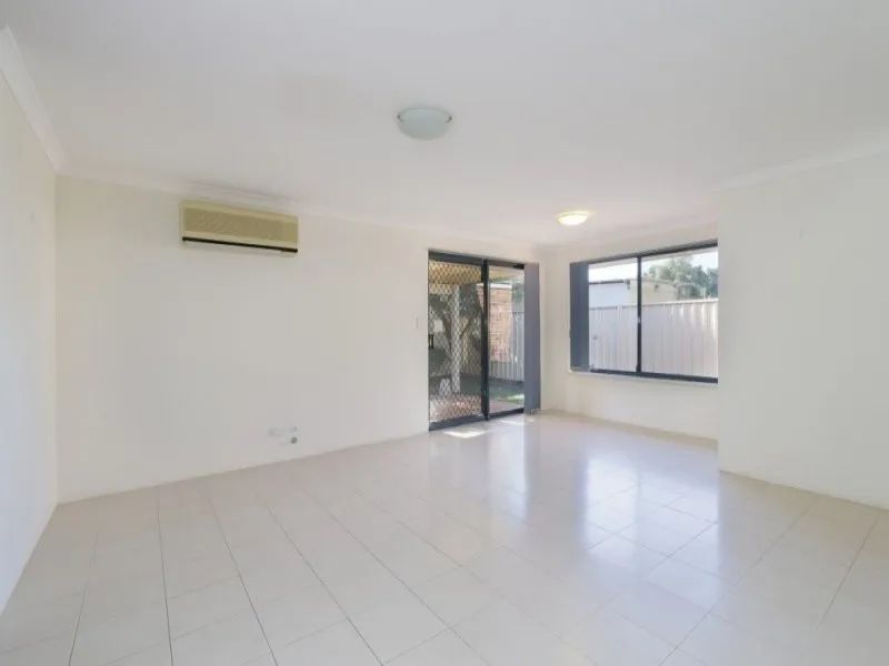 Spacious 4x2 with 2 Living Areas!