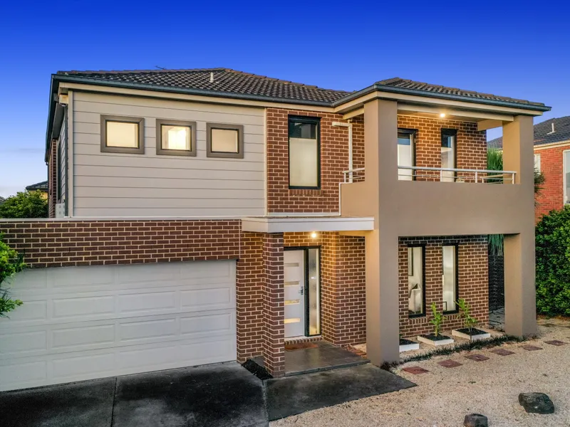 listedAS - Sunbathed Style for the Avid Entertainer