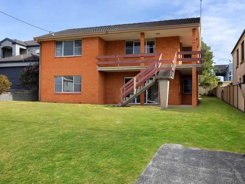 Beachside living with water and electricity included!