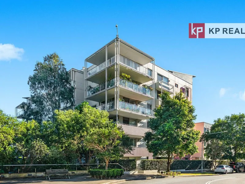 North Facing Oversized One Bedroom Apartment in the Heart of Rhodes