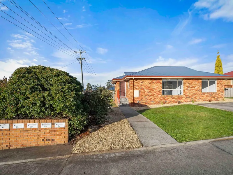 Spacious 2 Bedroom Unit