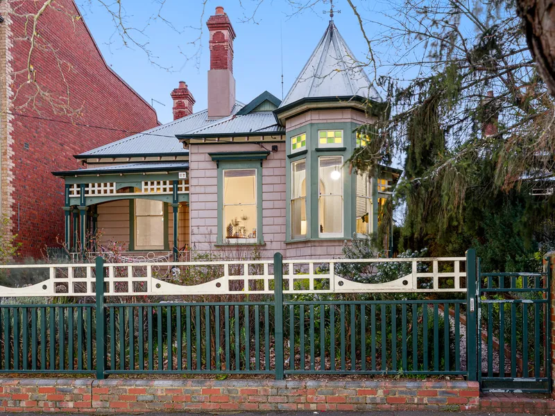 STUNNING PERIOD HOME IN PERFECT LOCATION