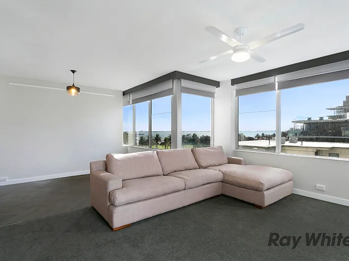 Moments from the Beach!