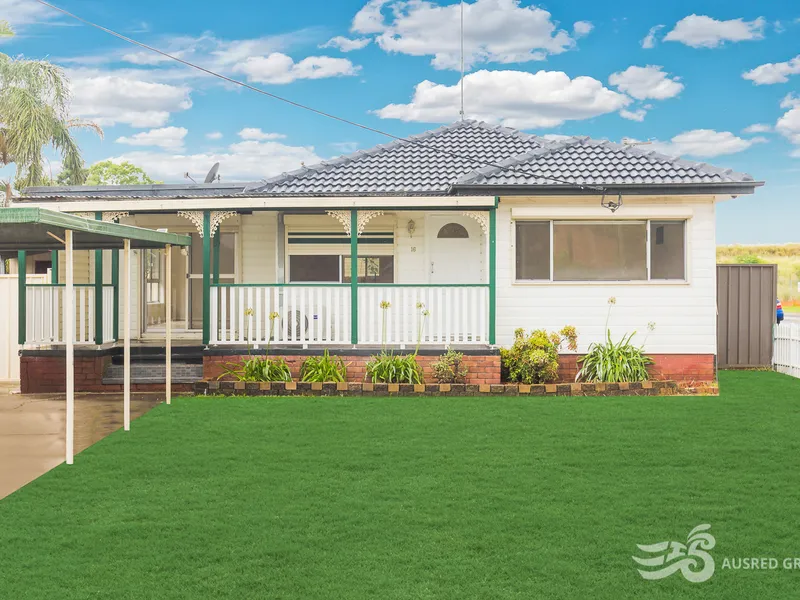 Newly renovated 4 bedroom home for rent with only 3 minutes walking to the train station.