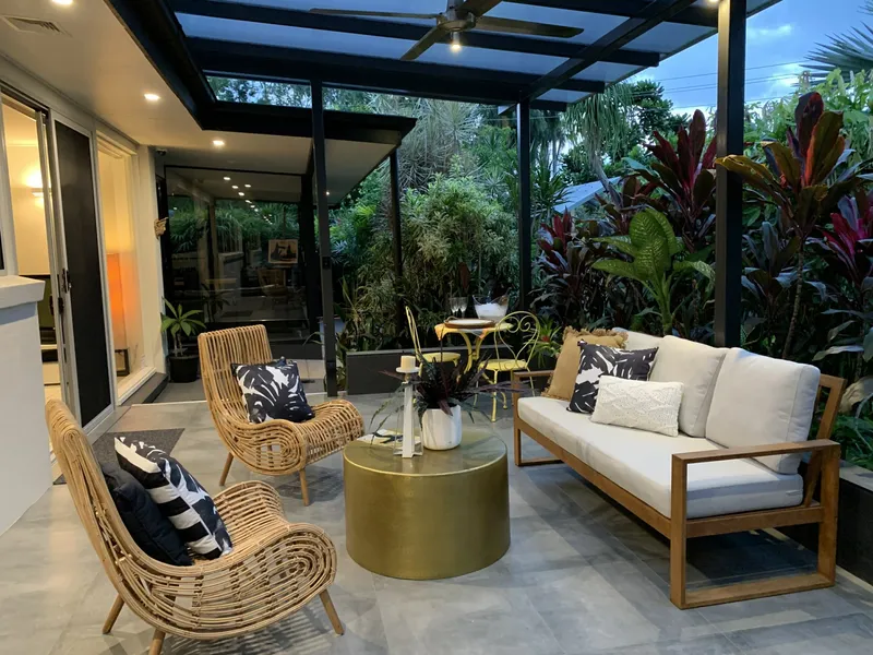 Contemporary Architecture Meets Mid Century Modern...