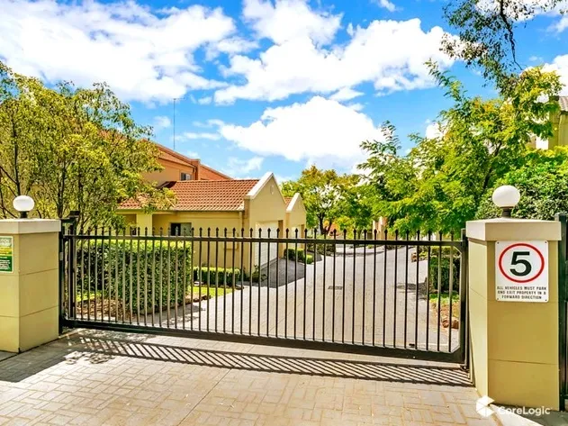 Gated townhouse complex in leafy DURAL/ROUND CORNER Contact Vicky 0431 177 644 for a private inspection