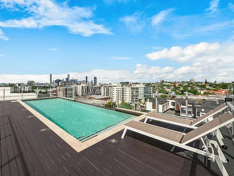 Experty designed 2 bedrooms apartment in a waterfront location.