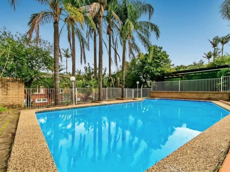 3bed/850 sq.house in R4 zone:Yattenden Cres Baulkham hills NSW