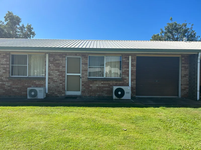 Cosy unit at Armstrong Beach
