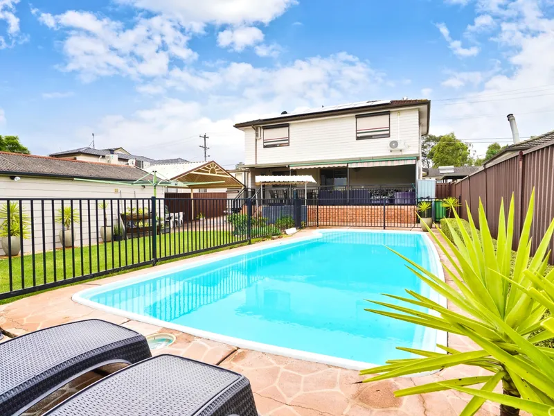 Renovated family home with an additional sleep out! 