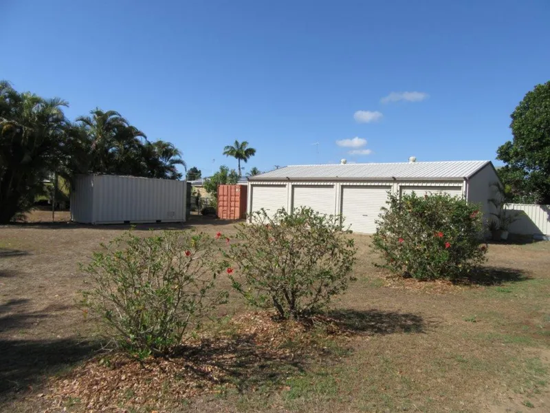 BLOCK WITH 4 BAY SHED - OPPORTUNITY TO BUY HOUSE NEXT DOOR TOO !