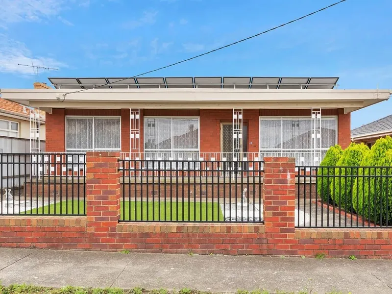 Central Bell Park Family Home