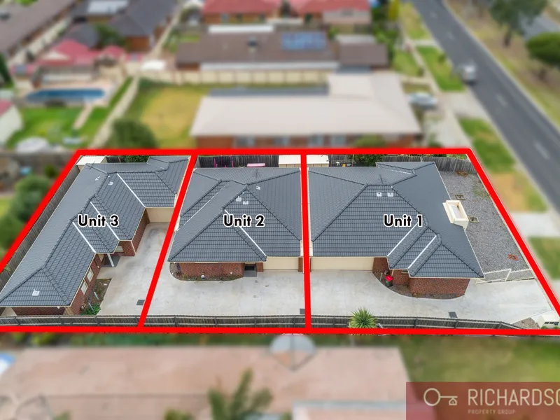 A unique opportunity to buy a 3 unit complex