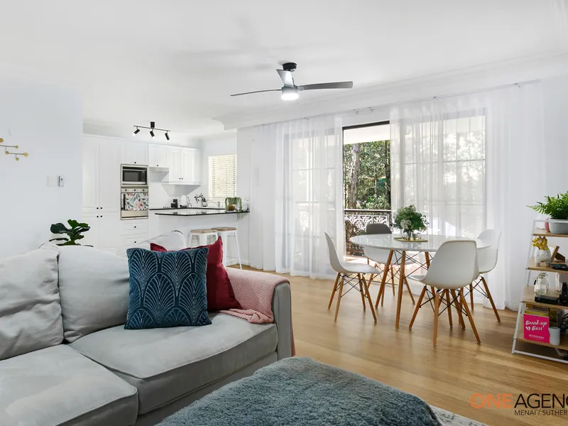 STYLISHLY RENOVATED & CONVENIENT LOCALE!