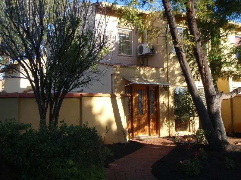 Perfect position. Couple or Singles delight.