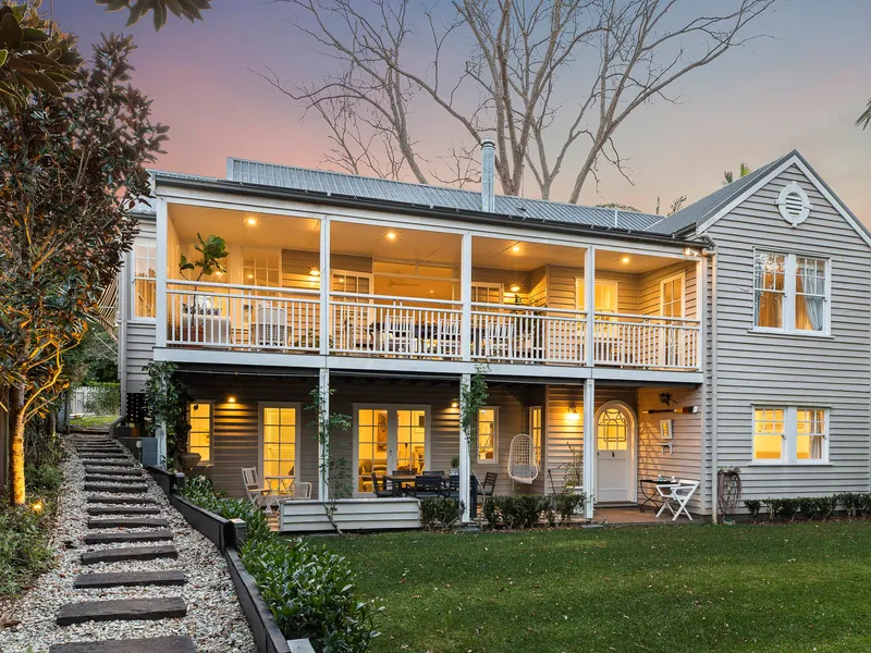 Luxury Manor Home with Established Guest Accommodation