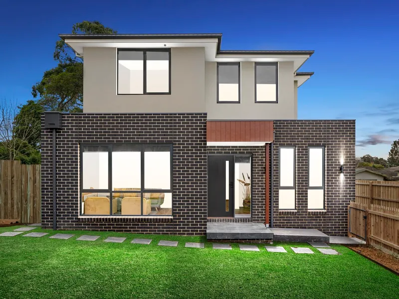 Light-filled, contemporary living