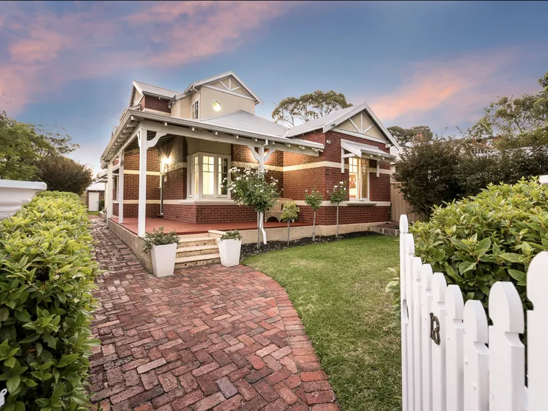 Stunning 5x3 Family Home