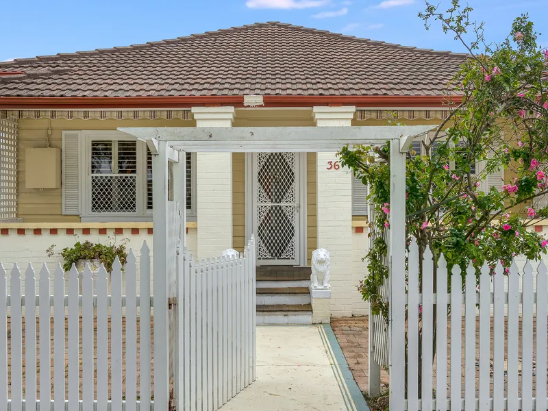 Move In and Update or Develop on Deep R3 Zoned Block