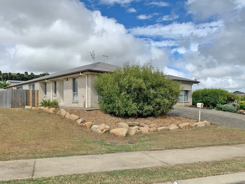 NEST OR INVEST - ROOMY DUPLEX - ENTER THE MARKET TODAY!