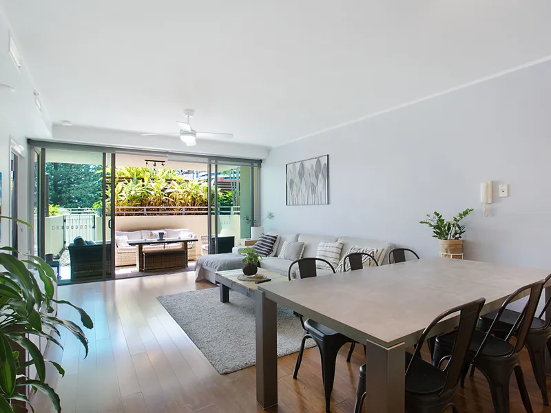 IMMACULATE COURTYARD APARTMENT!