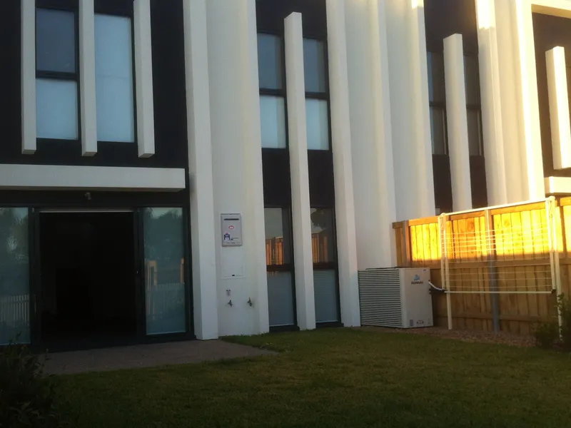 Lifestyle living townhouse at superb location in Kellyville