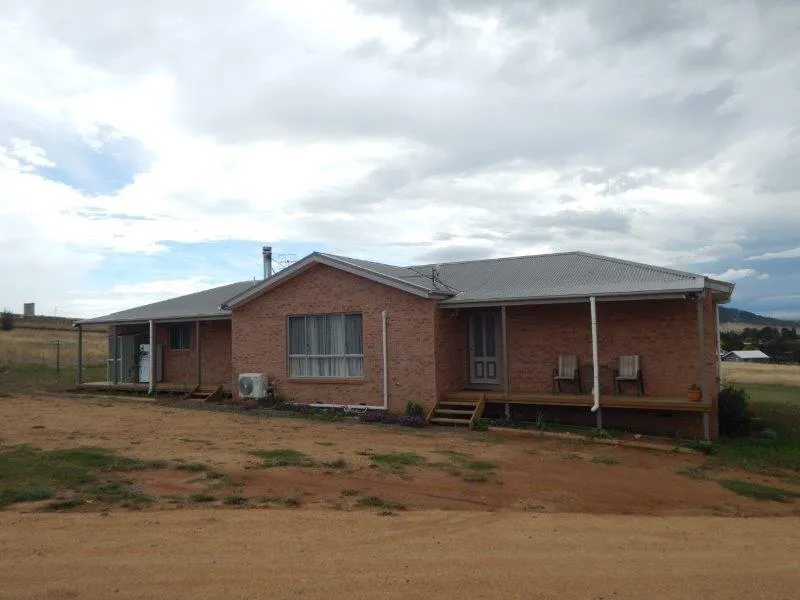 OUTSKIRTS OF BERRIDALE - HOUSE ON ONE ACRE