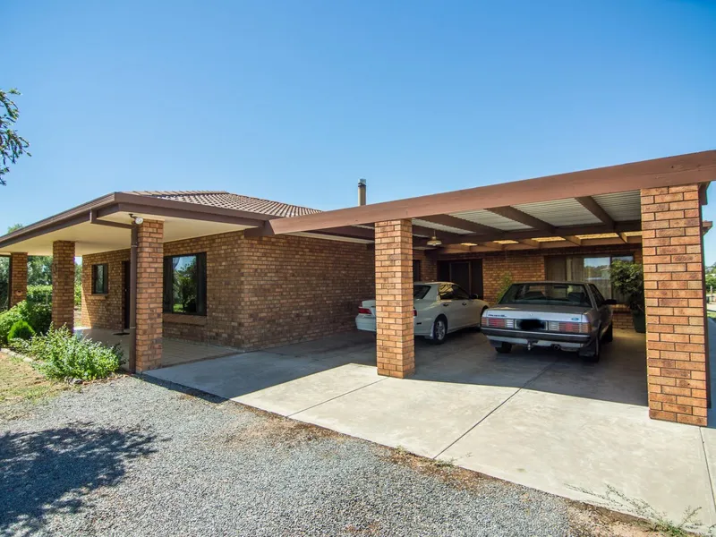 Double Brick On Acre With Solar