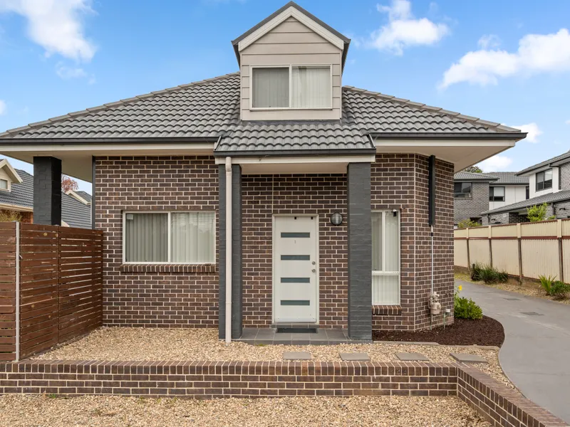 CHOICE OF 2 & 3 BEDROOM TOWNHOUSE!