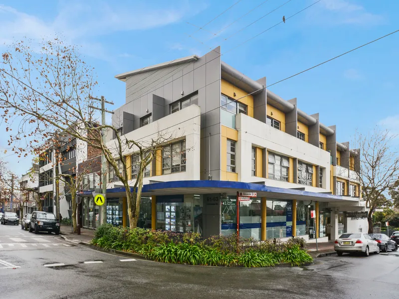 Beautiful dual level apartment