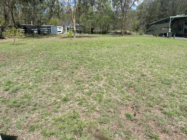 Vacant land to build your home close to town!